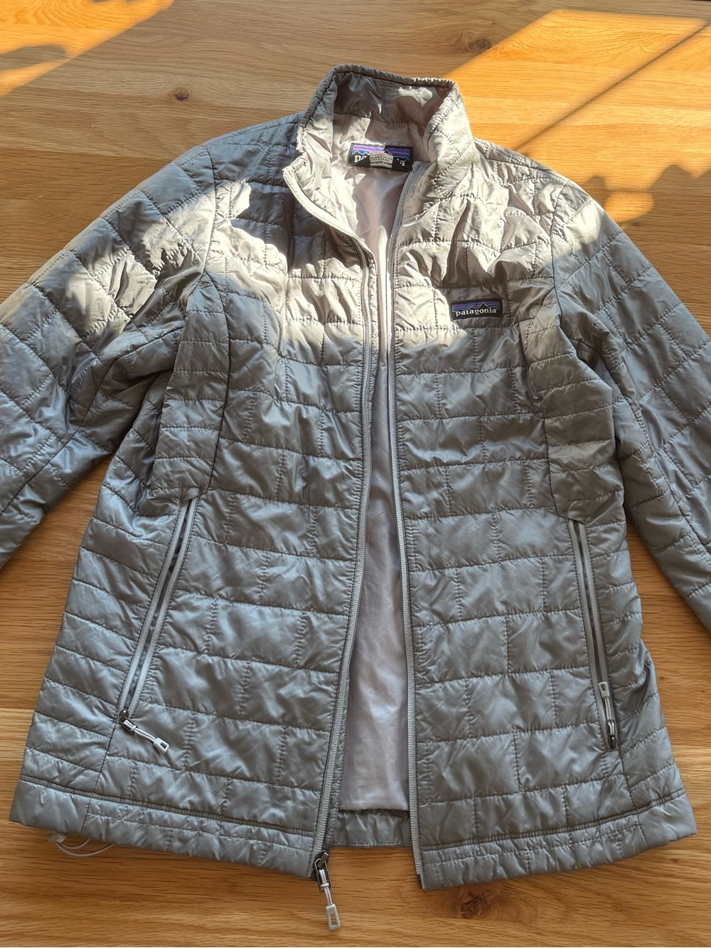 Patagonia Women's Light Silver Quilted Puffer Jacket